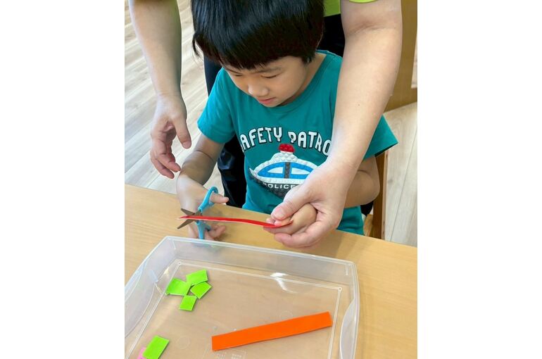 LINE_ALBUM_ビーズ、サーキット、はさみ、避難訓練_250927_10