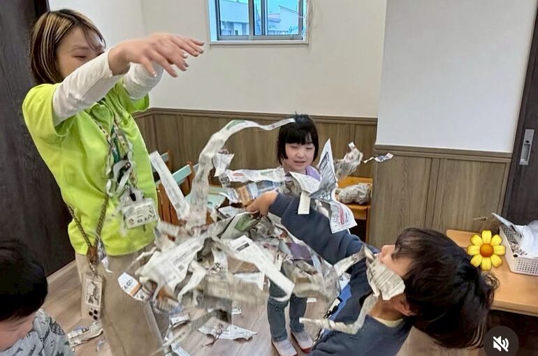 新聞紙３